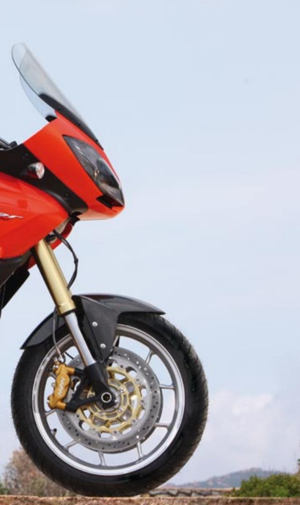 TRIUMPH SPRINT ST - Daytona 675 - 11