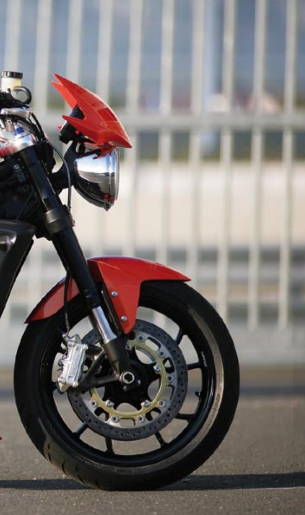 TRIUMPH SPRINT ST - Daytona 675 - 9