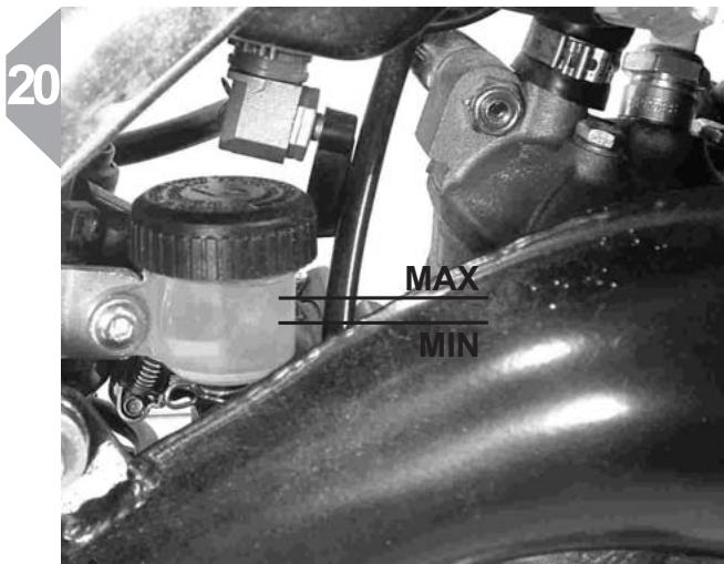 GAS GAS TXT BOY - Liquide du frein avant - vérification - 3