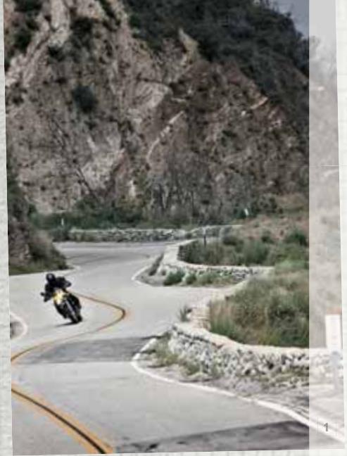 BUELL XB9SX - NOS CONCURRENTS   EMPLOYENT DES MILLIERS   DE SALARIÉS, SANS   COMPTER LES ROBOTS. - 2