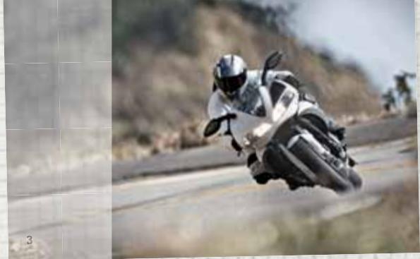 BUELL XB9SX - NOUS NOUS PRESENTONS.    NOUS SOMMES LA BUELL    MOTORCYCLE COMPANY    DE EAST TROY, DANS LE    WISCONSIN. Un petite ville sans aucun doute!    A peine 4231 habitants. Loin de tout. - 23