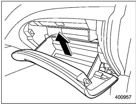 SUBARU FORESTER 2010 - ■ Remplacement d'un filtré à air - 2