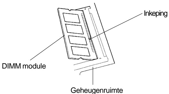 MAXDATA VISION 450T - De DIMM module in de uitbreidingsruimte installeren - 1