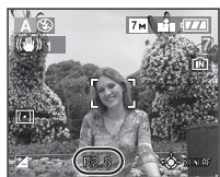 PANALOGIC DMC-FZ8 - Inclinez la manette vers / pour selectionner une valeur de l'ouverture. - 1