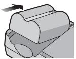 PANALOGIC DMC-FZ8 - Insérez les bornes de la batterie et fixez la batterie sur le chargeur. - 1