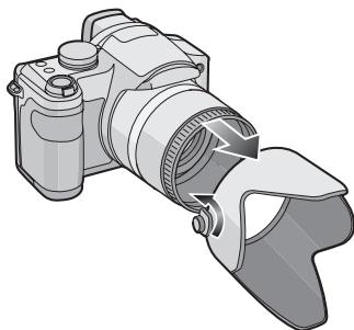 PANALOGIC DMC-FZ8 - Desserrez la vis et retirez le parasoleil. - 1