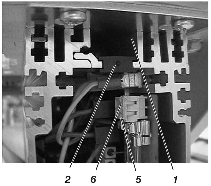DURKOPP 669 - Connecter la lampe de couture à la commande DA321G - 1