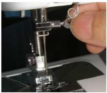 DOMOCLIP DOM343 - Installation et changement des aiguilles - 5