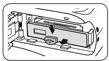 SAMSUNG VLUU WB550 - Insertar la batería y la tarjeta de memoria - 2