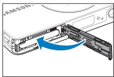 SAMSUNG ST30 - Insertion de la batterie et de la carte mémoire - 4