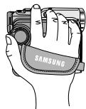 SAMSUNG SC-D305 - Adjusting the Hand Strap - 4