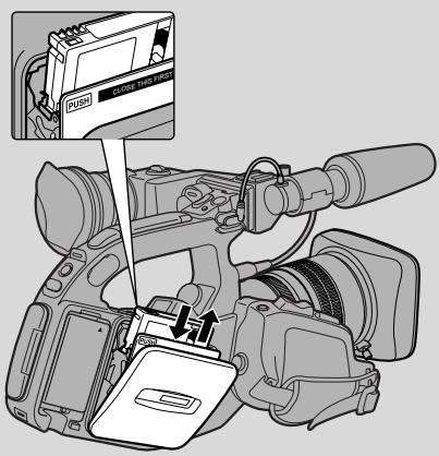 CANON XL1 - Loading a Cassette - 2