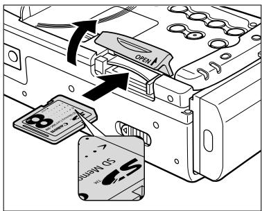 CANON MVX100I - Inserimento della scheda - 1