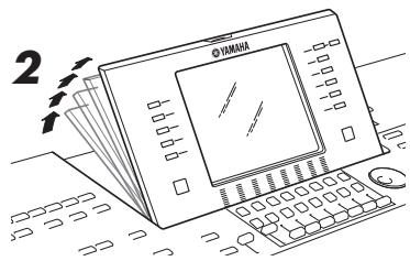 YAMAHA TYROS5 - Debloquez le verrou situé à l'arrière du panneau. - 2
