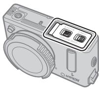 NIKON AW1 - Insérez l'accumulateur et une carte mémoire. - 1