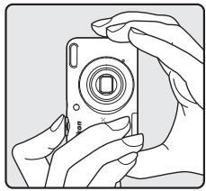 NIKON COOLPIX L31 - Tenez fermement l'appareil photo. - 2