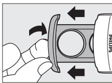 PHILIPS SRU 7140 - Inserting the batteries - 1