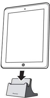 PIONEER X-HM51-S - Connettere iPod/iPhone/iPad usando il supporto iPad in dotazione - 2