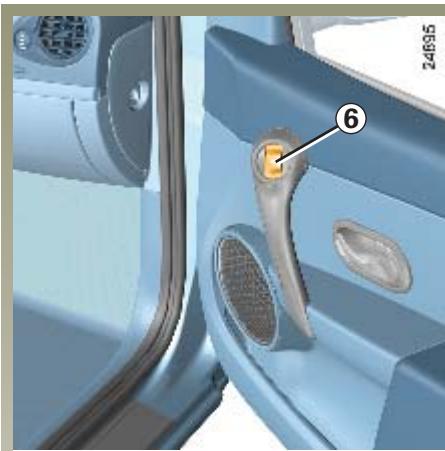 RENAULT CLIO 3 - De la place conducteur - 1