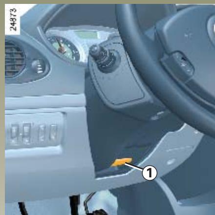 RENAULT CLIO 3 - VOLANT DE DIRECTION - 1