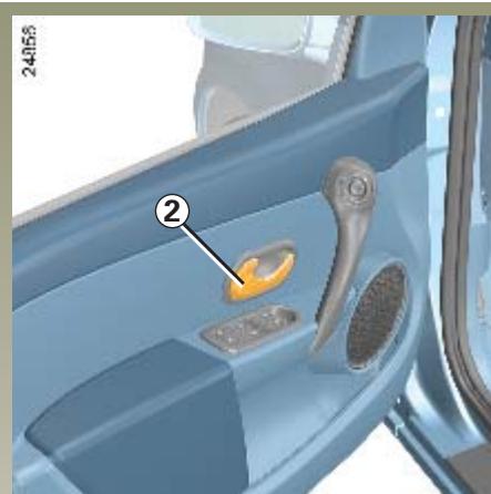 RENAULT CLIO 3 - Ouverture de l'extérieur - 1