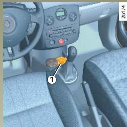 RENAULT CLIO 3 - COMMANDE INTÉGRée DE TÉLÉPHONE MAINS LIBRES - 1