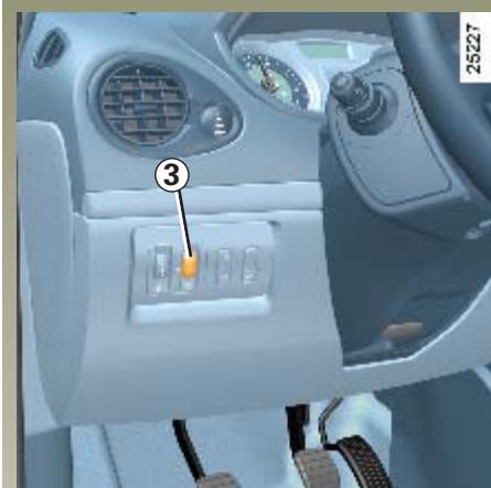 RENAULT CLIO 3 - Pour régler l'intensité lumineuse du tableau de bord - 1