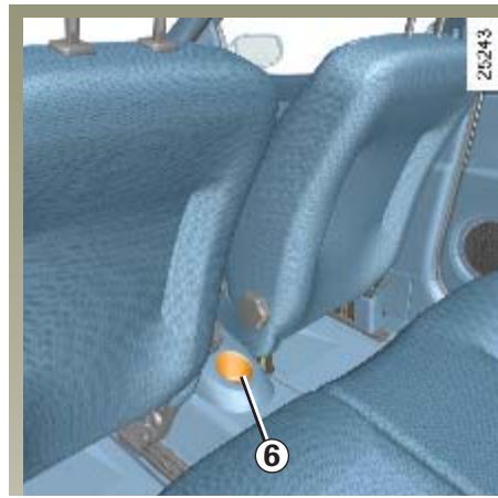 RENAULT CLIO 3 - RANGEMENTS PINCE, POSSIBILITÉ CHANGES / AMENAGEMENTS HABITACLE (suite) - 3