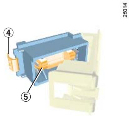 RENAULT CLIO 3 - Eclaireur de coffre - 1