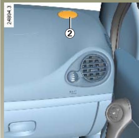 RENAULT CLIO 3 - Emplacement radio 1 - 1