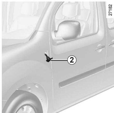 RENAULT KANGOO 2 2012 - RÉPÉTITEURS LATERAUX : remplacement des lampes - 2