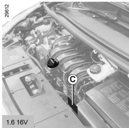 RENAULT SCENIC 3 - PLAQUES D'IDENTIFICATION MOTEUR (1/2) - 2