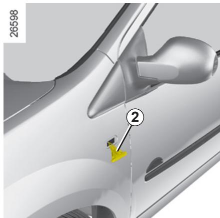 RENAULT TWINGO 2 2007 - RÉPÉTITEURS LATERAUX : remplacement des lampes - 2