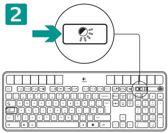 LOGITECH WIRELESS SOLAR KEYBOARD K760 - Checking for adequate light - 2