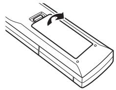 DENON AVR-391E3 - Colocar as pilhas - 1