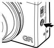 RICOH GR-II - Appuyez et maintenez enfoncée la touche - 1
