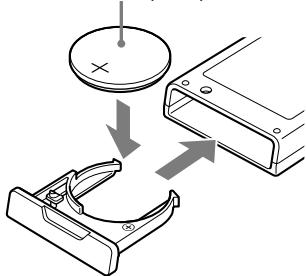 SONY FMP X5 - Replacing the battery of the remote control - 2