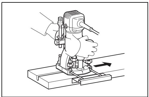 MAKITA RT0700C - 46