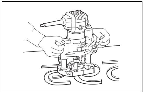 MAKITA RT0700C - 49