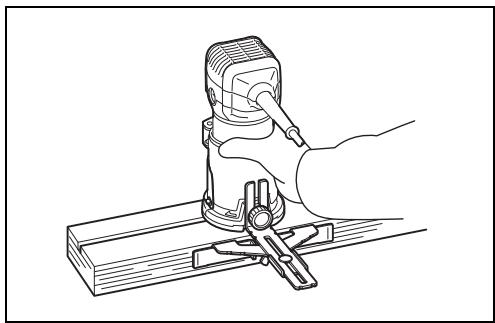 MAKITA RT0700C - 15