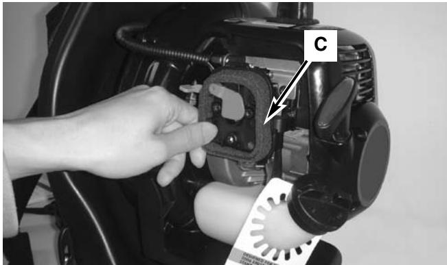 MCCULLOCH ASB3206 - POUR NETTOYER LE FILTRÉ À AIR : - 2