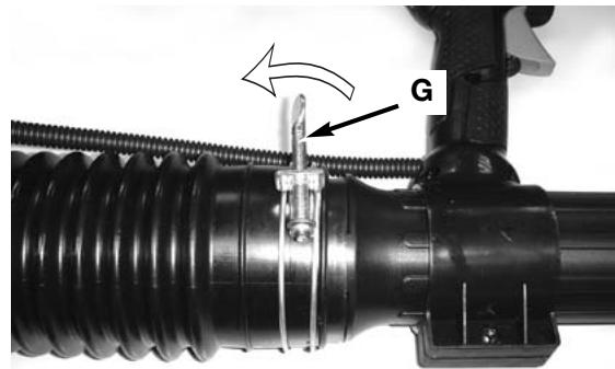 MCCULLOCH ASB3206 - 3-2. FIXATION DU TUBE DE FONCTIONNEMENT - 2