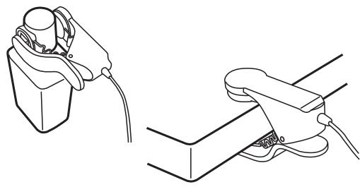 KORG WAVEDRUM MINI - Befestigen und Entfernen des Clips an/von einem Gegenstand - 3