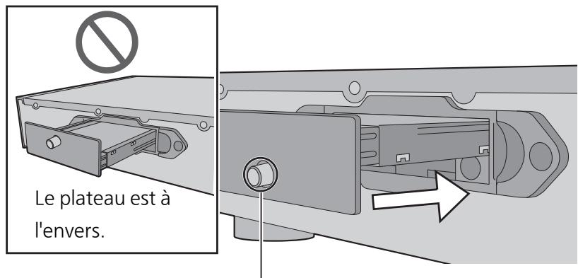 PANASONIC STG30LE - Insérez le plateau de stockage dans cet appareil et serrez les vis de fixation. - 1