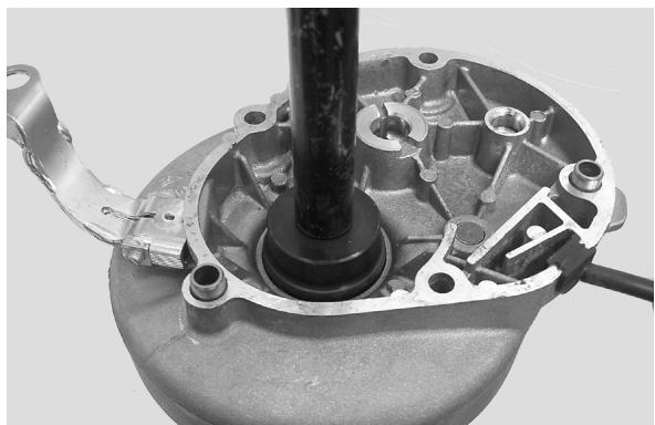 PIAGGIO LIBERTY - Refitting the wheel axle bearing - 3