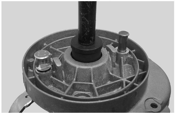 PIAGGIO LIBERTY - Removing the wheel axle bearings - 3