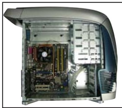 ASUS VENTO 7700 - Posez le boitier sur une surface stable. - 5