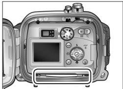 NIKON CAISSON ETANCHE WP-CP1-JUSQU-A 40 M DE PROFONDEUR - Placer l'absorbeur d'humidité - 3