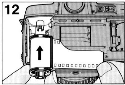 NIKON F-801S - CHARGEMENT DU FILM - 3