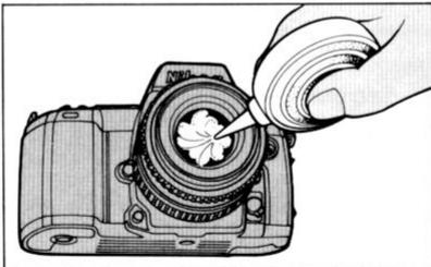 NIKON F-801S - COMPATIBILITE D'ACCESSOIRES - 10